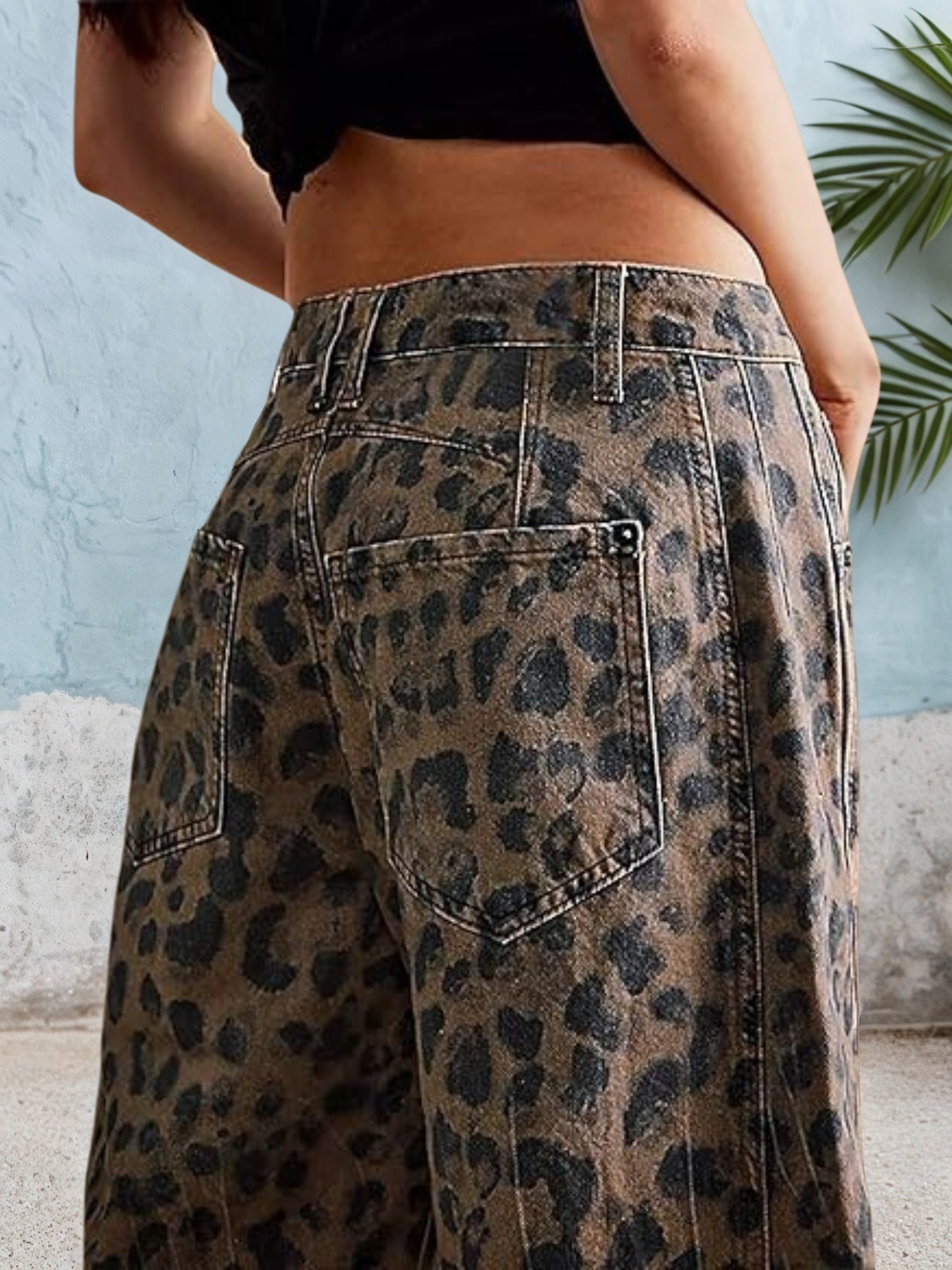 New Women's Leopard Print Curved Knife Jeans, Cut Pants, Built-in Zipper Closure, Mid Waist Jeans