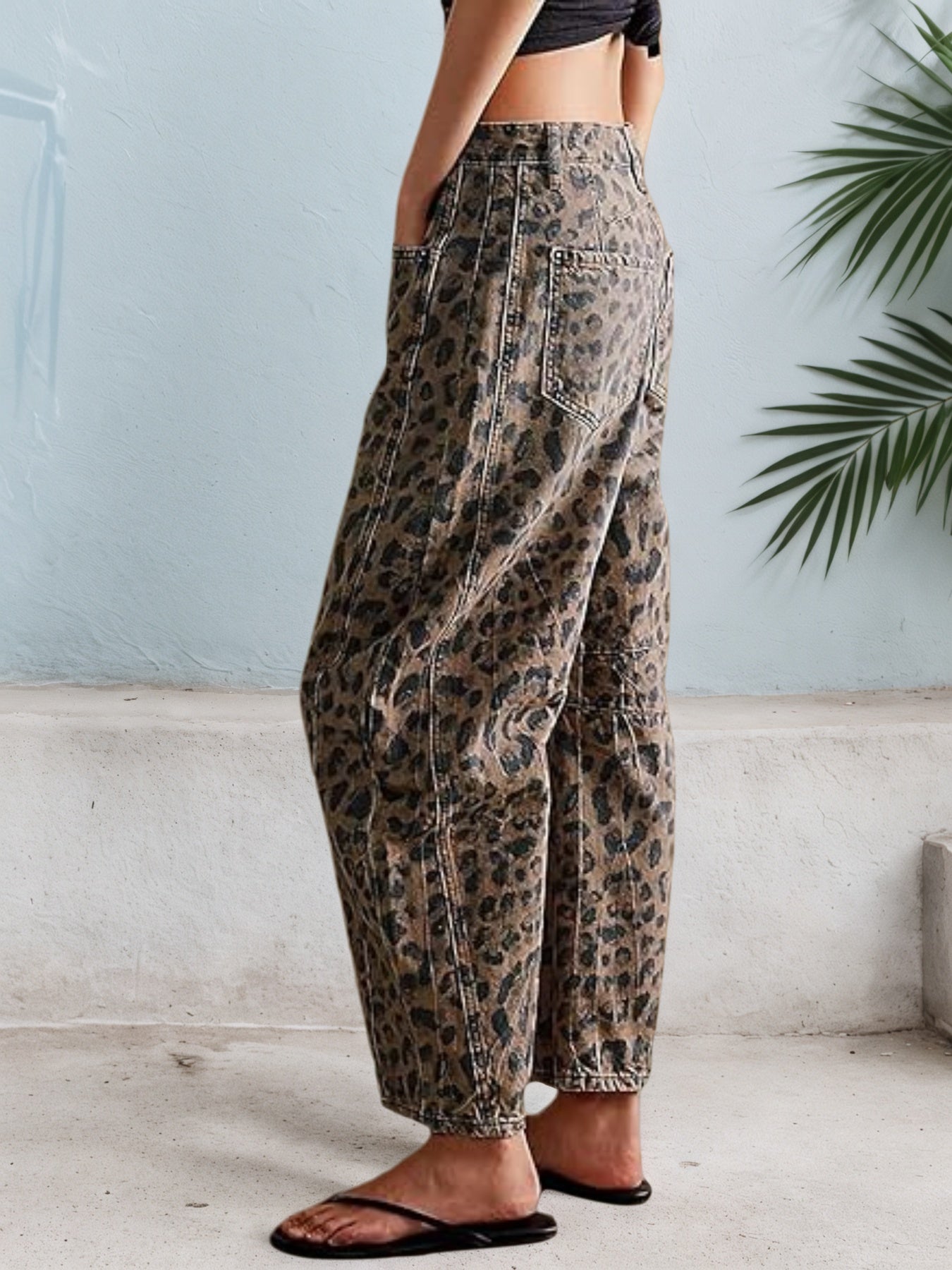 New Women's Leopard Print Curved Knife Jeans, Cut Pants, Built-in Zipper Closure, Mid Waist Jeans